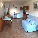 T2 avec piscine aux portes du vieux Fréjus et 5 mn de la plage * Fréjus