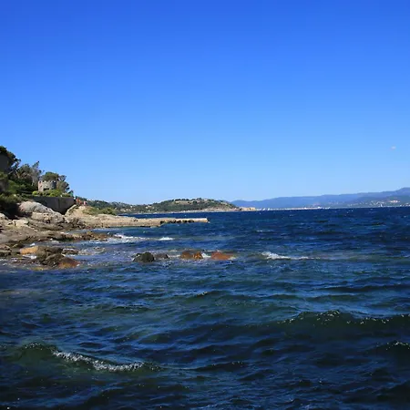 T2 avec piscine aux portes du vieux Fréjus et 5 mn de la plage Fréjus